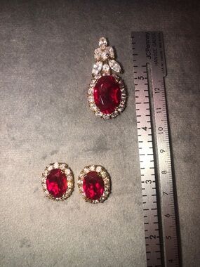 Camrose & Kross Pendant and Earring Set